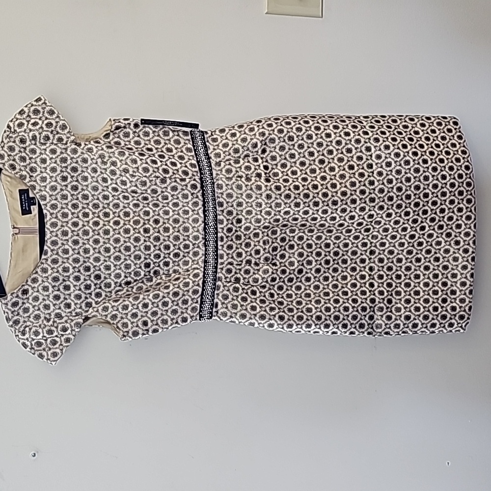 NWT-Tahari knee length dress
